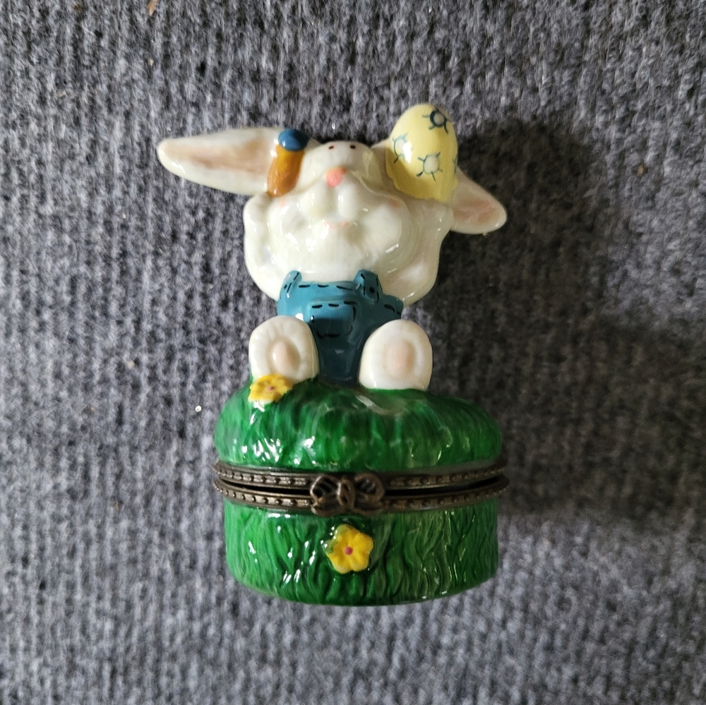 Bunny Rabbit Trinket Box porcelain